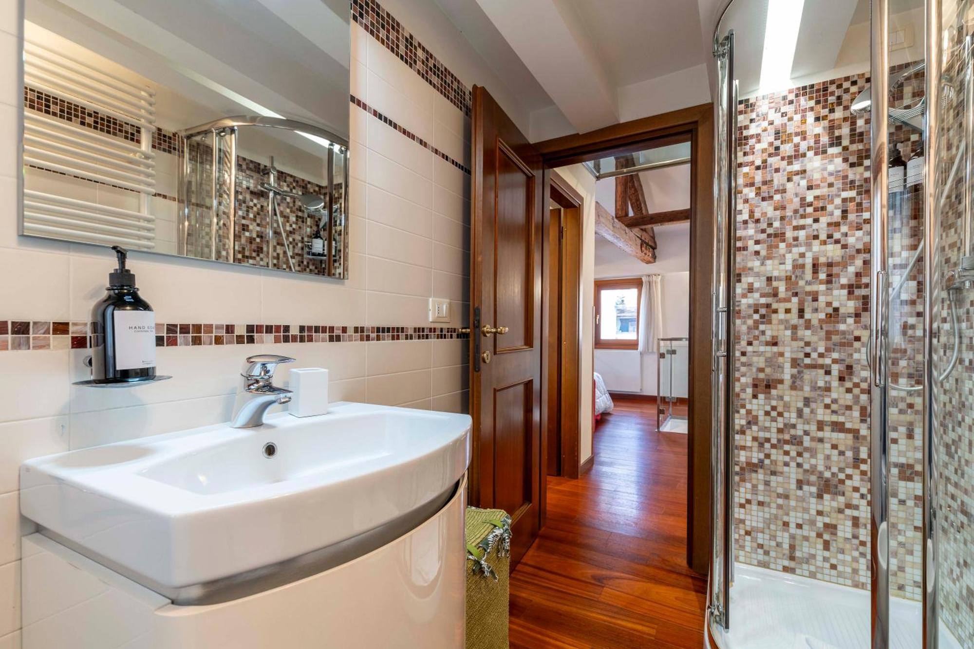 Glass House - Loft 2 Minutes To Rialto Bridge & View Venice Exterior photo